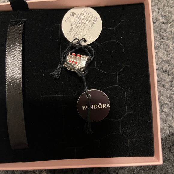 Pandora 8.3 bracelet with two charms - Picture 3 of 3